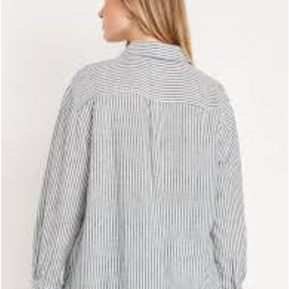 Old Navy Black and White Button Down Shirt with Dress Shirt Collar